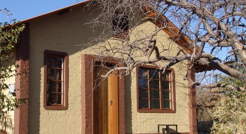 Gondwana Etosha Safari Camp Vila Okaukuejo Exterior foto